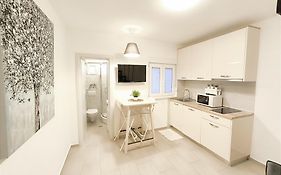 Central Apartment & Room Niko