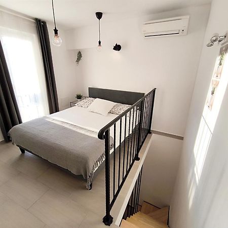 Central Apartment & Room Niko Split Extérieur photo