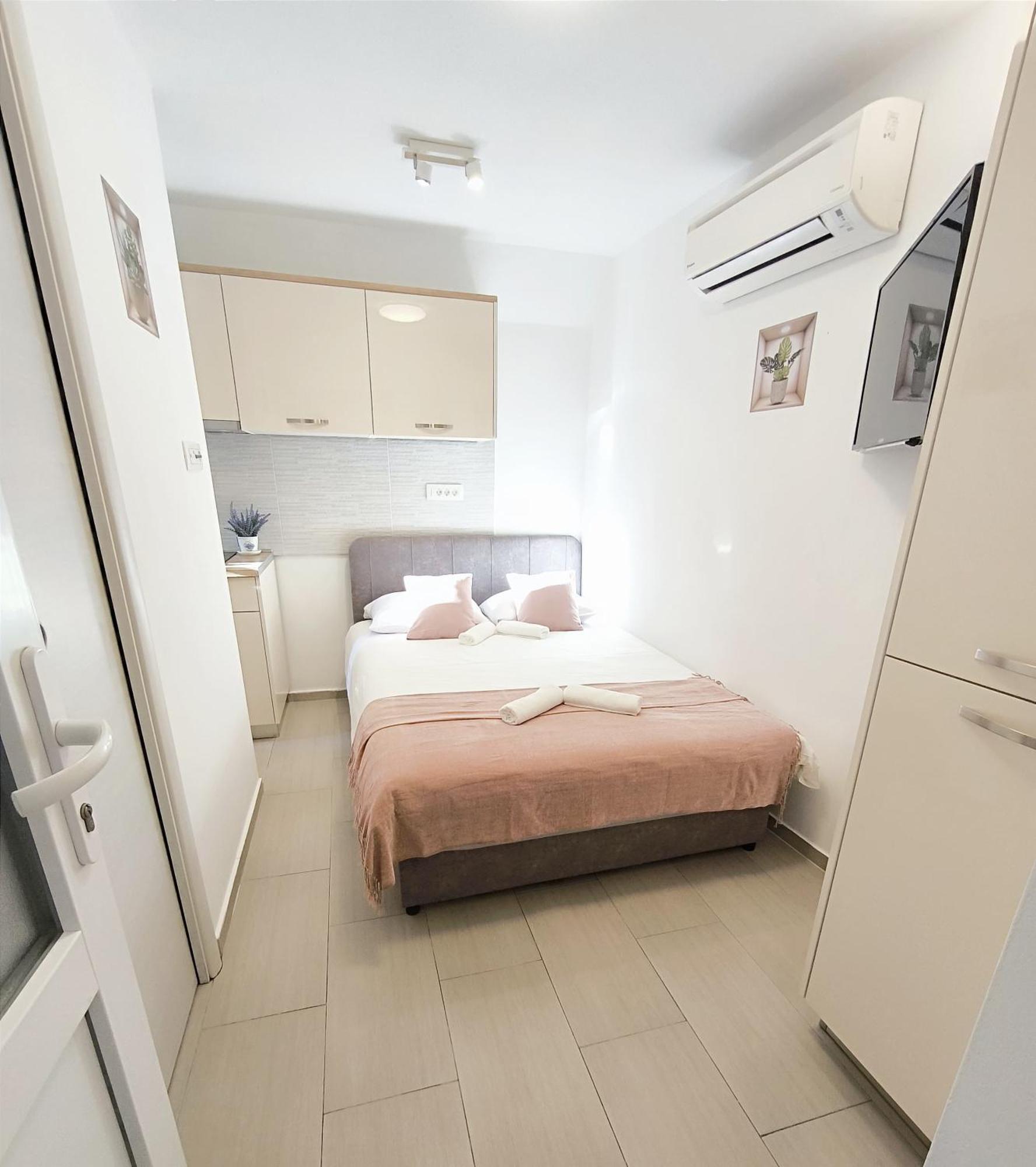 Central Apartment & Room Niko Split Extérieur photo