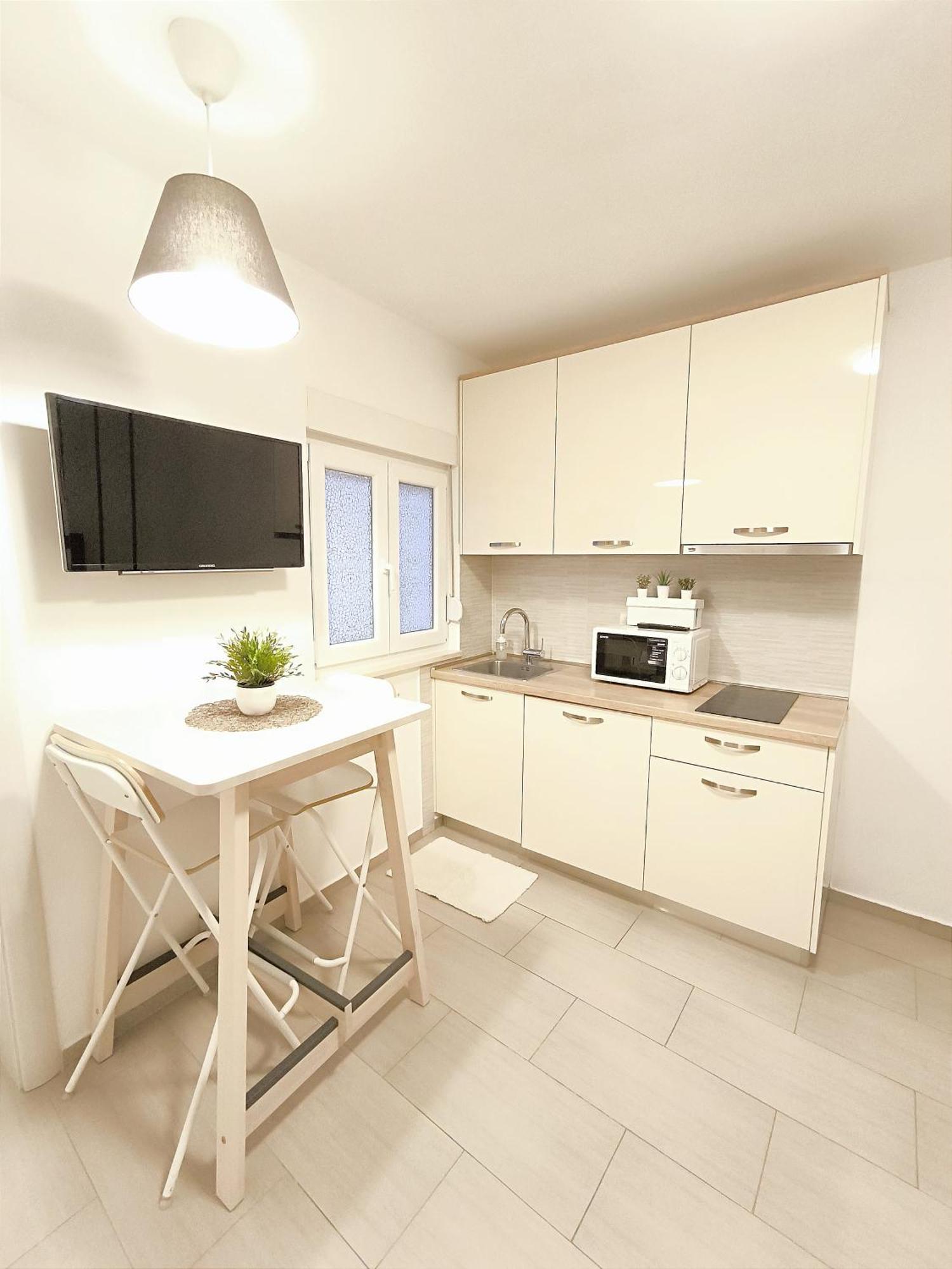 Central Apartment & Room Niko Split Extérieur photo