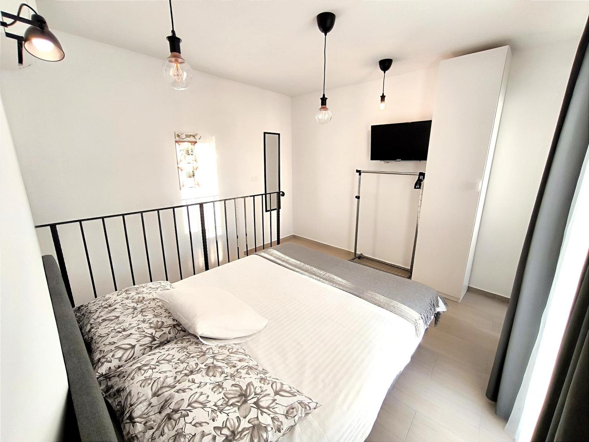 Central Apartment & Room Niko Split Extérieur photo